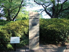 山手公園は日本最初の洋式公園です。テニス発祥の地でもあり、公園内には多くのテニスコートもあります。
