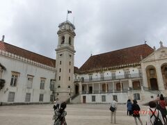 観光2日目、午前中ポルトを観光し、アヴェイロで昼食後、
コインブラに3時半ごろ着き、
コインブラ大学
University of Coimbra - Alta and Sofia
を1時間見学します。