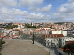 サンタ ジュスタのエレベーターの上の展望台から見た
バイシャ地区
Baixa
です。
リスボンで最も賑やかな観光地区です。
ロシオ広場、アウグスタ通り、サンタ ジュスタのエレベーター、
コメルシオ広場と勝利のアーチがあります。
