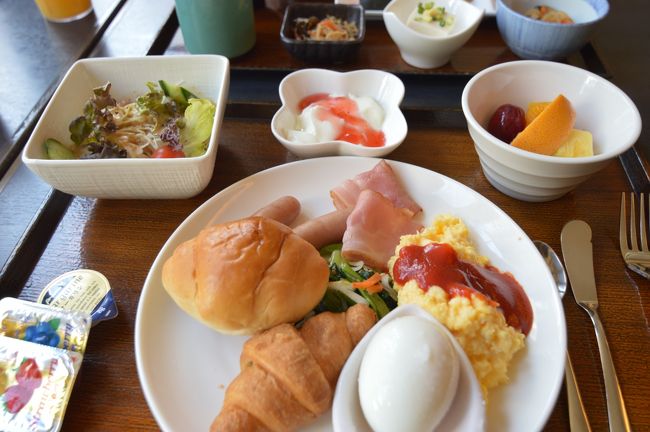 ホテルの朝ごはん。<br />ボリュームたっぷりです。<br /><br />体調は大分良くなってきたのでちょっと安心。