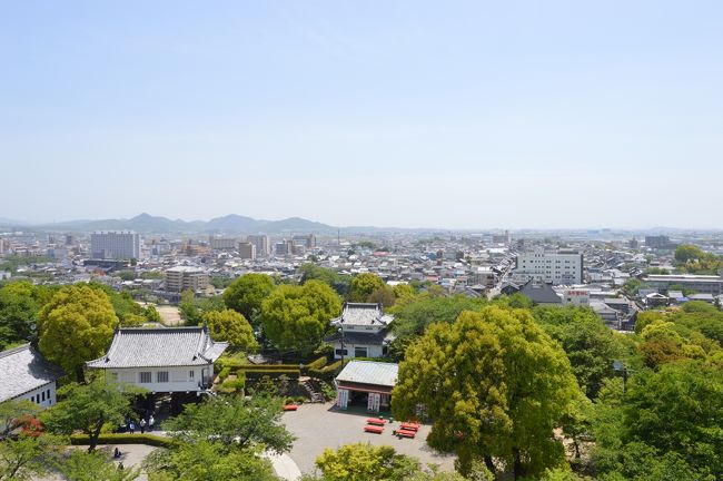 天守最上階からの眺め。<br />すぐ横には木曽川が通っていてとてもきれいな景色です。