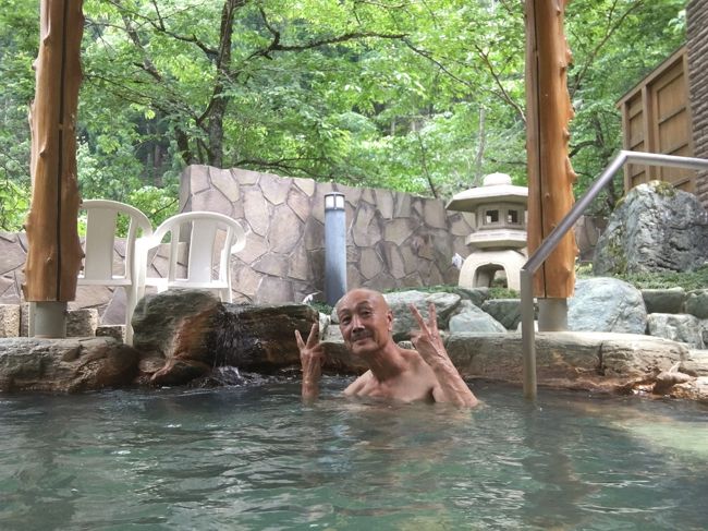 この日は最高温度が32度でも露天風呂の温度は低めなので栗入って癒されましたよー。<br /><br />こんな感じで毎日2カ所位無料の露天風呂につかり持って2週間過ごしていきたいと思います温泉博士さんありがとう