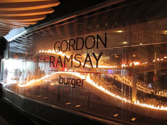 プラネットハリウッドのゴードンラムゼイバーガーでランチです。