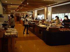 ホテルの朝食会場
朝からごちそうです
３泊しましたがメニューも毎日少し変わってて楽しみでした