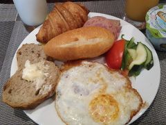 ５／１５（月）
朝食は「Ｇｏｕｒｍｅｔ」でビュッフェ
写真は私の朝食、パン中心の献立