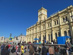 レニングラード駅着。

天気も最高で駅の雰囲気もいいですね。