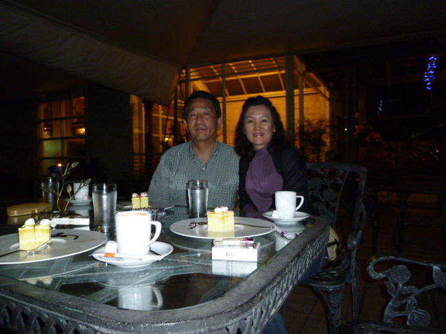 葡萄樹 深抗 レストラン　<br /><br />テラス席でお茶、私と妻