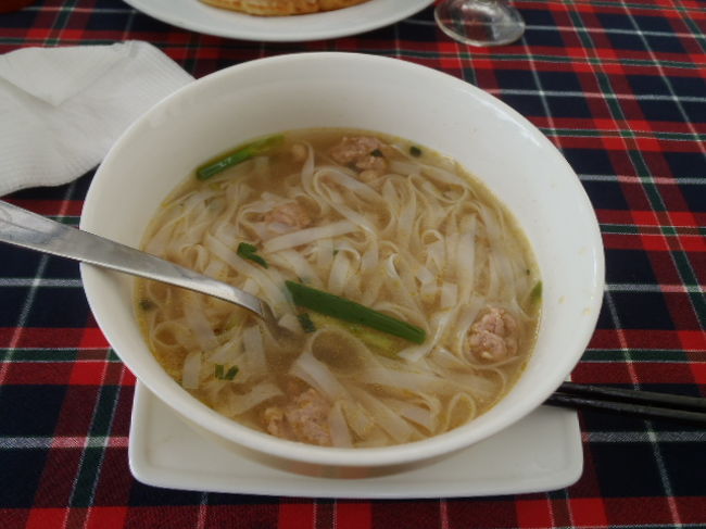 何とか？フォーの一品チョイスと、<br />少し寂しいが仕方が無い。<br />無料の朝食なので食べられるだけ有難い！