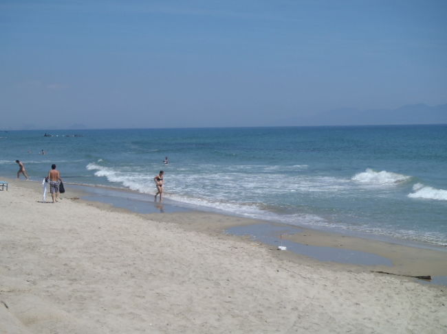 今日も快晴！<br />そう言えば、ホイアンへ来てまだ一度も雨に遭遇していないな～<br />毎度の事ながら雨季の期間以外では天候に恵まれて旅が出来る<br />私達である！