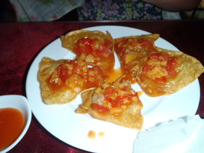 ホイアン名物料理の一つ、、揚げワンタンをつまみとしたが・・・