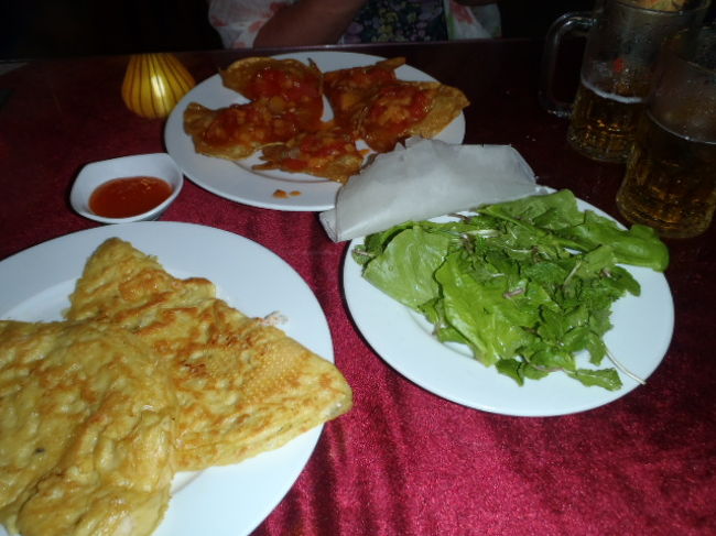 残念ながら完全にハズレでした、<br />こんな事もありです。<br />古都・ホイアンでのビーチサイドは食はいまいち！（個人的に・・・）<br />ビーチライフは最高でした。<br />明日からダナンへ移動です。