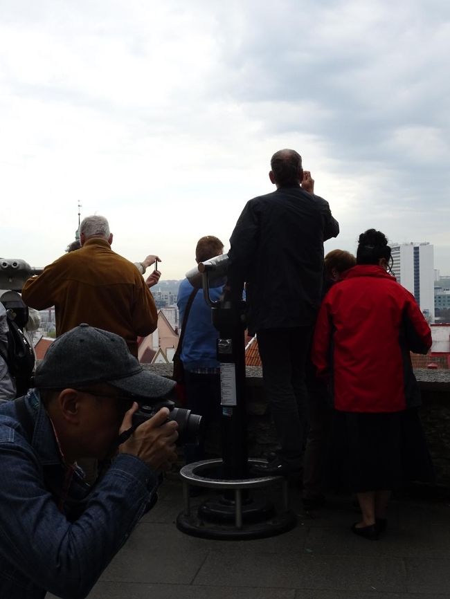 いろんな国の皆さんが撮影に夢中・・・なかなか場所どりが難しいです<br /><br />空くまでこれをパチリ
