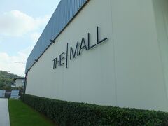 一通りプラダアウトレットのチェックが終わったら、次はTHE MALLへ。ここにもプラダが入っています。前回来た時は、ここでモンブランの腕時計を買いました。日本で買うよりも、十数万円安かったです。