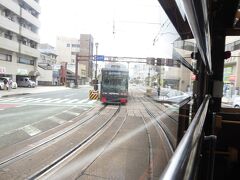松山に着きました。

乗りたかった路面電車。
胸が高鳴る。