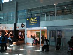 e-taxfreeのカウンターは、チェックインカウンターのすぐ近く
他に1組しかいなかったので、ものの数分で手続き完了
(対象商品の確認は全く無し)