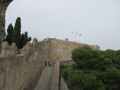 着きました。
Castillo de Gibralfaro　
ヒブラルファロ城

ここで、タクシーに待っていてもらい、歩いて上がります。