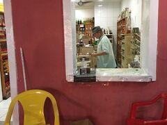 【ポルトセグーロの夜店／バイーア州／ブラジル】

ただここバイーア州は、ブラジルの北東に位置し、四六時中、暑い場所（ほぼ常夏に近い場所もある）と言われているので、こう言った辛いものを食べる習慣が有るのかもしれません。