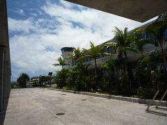 新石垣空港。
帰る日になんでこんなにお天気良いかな。
昨日もまあまあ良かったけど。