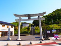 鳥取砂丘のあとは白兎海岸沿いを走って白兎神社へ。
因幡の白兎の神社と言う事で寄ってもらいました。
小学生の時に学芸会で因幡の白兎の劇をやったんですが、何の役をやったのか全く覚えていません。