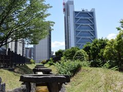 東京都水道歴史館を出るとすぐに水道遺跡があります。
本郷のこの辺りは水道橋から見て随分高台になっています。