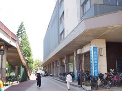 川崎市教育文化会館。
何十年も変わらない景色です。