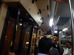 クアラルンプール空港に到着
メインターミナルからサテライトへの移動は珍しくバスでした
