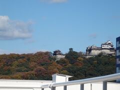 時間があったので松山市駅前のいよてつ高島屋屋上へ

観覧車もありますがこの日は改装中のため運休

松山城を見納め