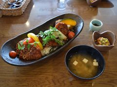 ろまんちっく村のビアホール・レストランではランチセットがリーズナブルで写真の鳥肉野菜揚丼がおいしく楽しめました。
