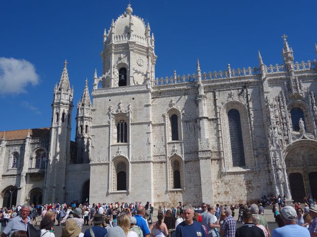 人だかりも，ものすごい。