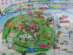 京阪八幡駅市前にある、観光案内所前の地図です。
案内所でパンフレットをもらいました。