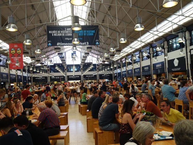 にぎわっています。