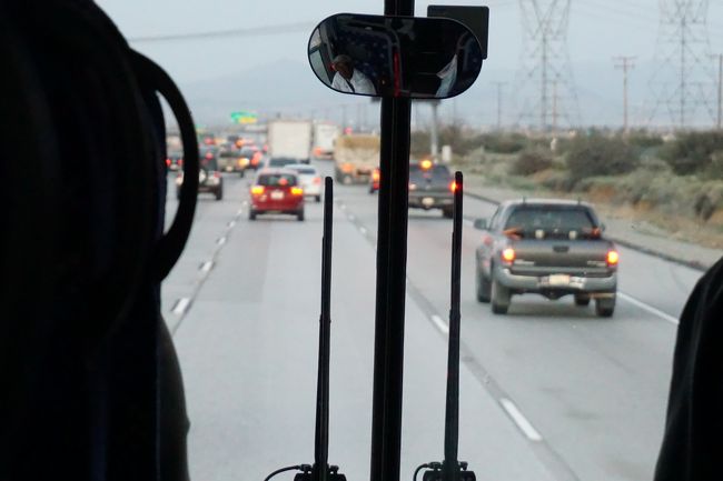 ひたすら高速道路を走ります。