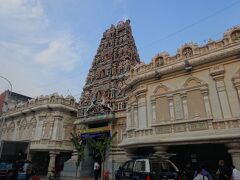 まずは朝のチャイナタウン周辺のおさらいで街歩き。

スリ マハ マリアマン寺院- Sri Maha Mariamman Temple - 