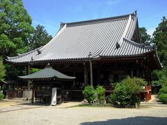 橿原神宮から駅に戻る前に、久米寺に立寄りました。
聖徳太子の弟・来目皇子による開基と伝えられています。
境内にはあじさい園もあり、季節には観光客でにぎわいます。