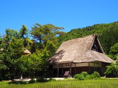 五箇山も白川郷も浄土真宗の教えが生活に根ざしており、民俗館の展示にも報恩講などの宗教行事が説明されています。訪れた明善寺は真宗大谷派の寺院で庫裡や本堂を見学できます。