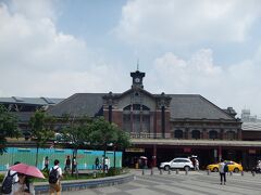 3時間ぐらいで台中駅に着きました
旧駅舎の