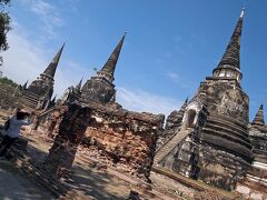 象乗り体験の後は、
Wat Phra Si Sanphet
ワット・プラシー・サンペットです。