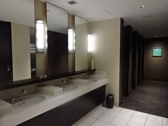 シックでスタイリッシュな内装。もちろん超清潔です。