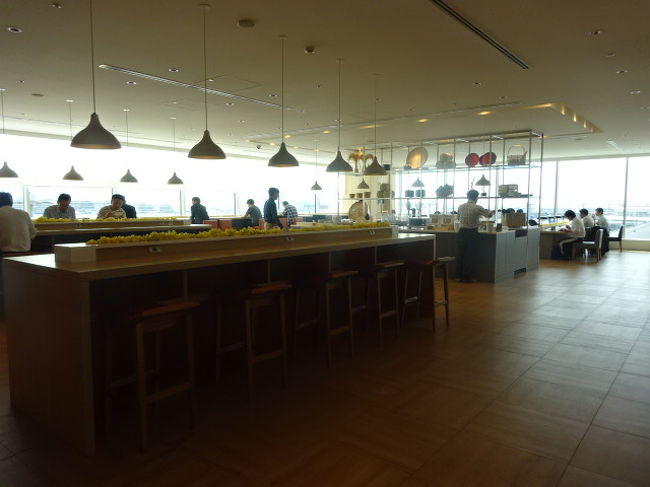 こちらは、機体が近くで見えるので、気分がアガりますね～。窓面が大きいので、明るくて解放的です。