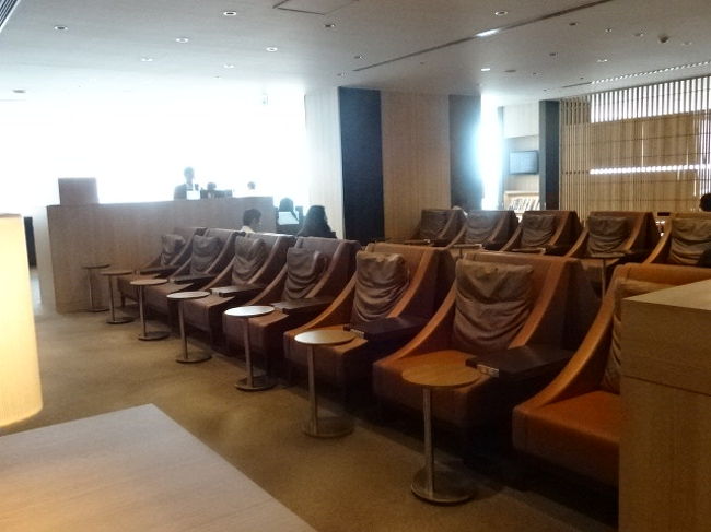 こちらのエリアはがらんとしています。