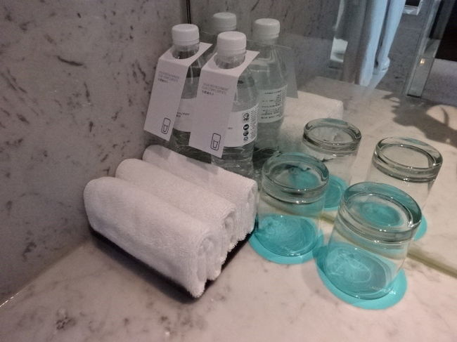 洗面に用意されているお水など。