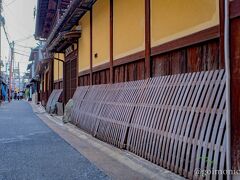 ならまちで夕食場所を求めてぶらぶら。
momoの酒場方放浪記.
