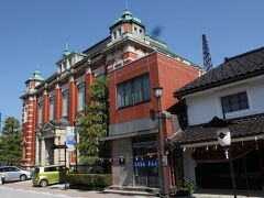 赤レンガの銀行
大正時代に建てられた県内に現存する唯一のレンガ建築。辰野金吾監修により建てられました。