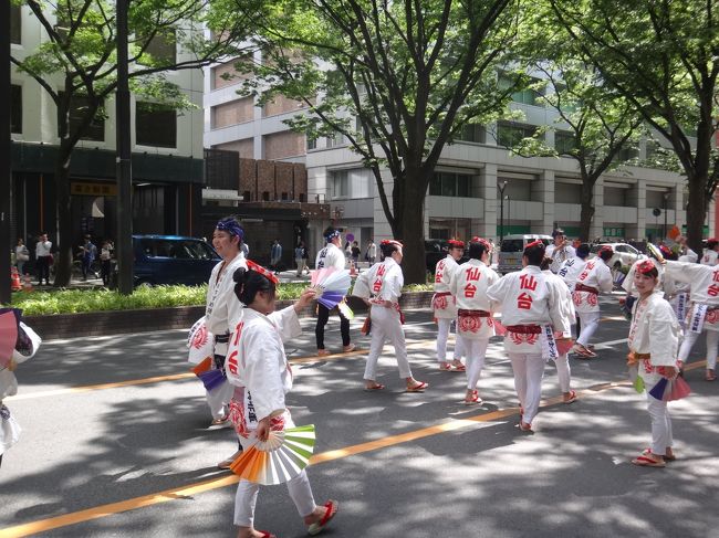 宮城県仙台市「東北絆まつり仙台」2017のパレードの様子。<br /><br />「仙台・青葉まつり」の仙台すずめ踊りの写真。<br /><br />この場所では踊っていませんが・・・(^-^;<br />