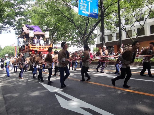 宮城県仙台市「東北絆まつり仙台」2017のパレードの様子。<br /><br />山車がやってきました。<br /><br />伊達政宗生誕450年の記念の年。「仙台・青葉まつり」の政宗公山鉾の写真。