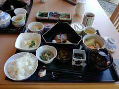 6月11日（日）
朝食は日本料理　八重山で。
