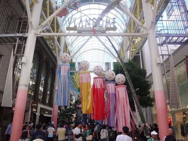 宮城県仙台市「ぷらんど～む一番町」の「仙台七夕まつり」の笹飾りの写真。<br /><br />色とりどりでカワイイ。<br /><br /><br /><br />