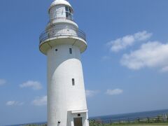 北海道の亀田半島東端にある恵山岬の突端に立つ白亜の大型灯台