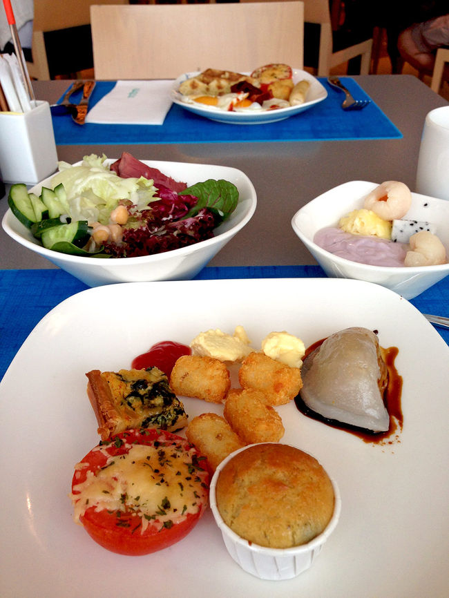 まぁ、朝食はふつーかな。<br />ダンナは途中で時間がなくなって、<br />急いで仕事へ～。<br />私は、ゆっくり朝食を頂いてました。<br /><br /><br />さて。今日は何をしようかな～…