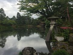 何度目かの兼六園。百万石祭りのためか無料開放していたので朝のジョギングのついでに入園。